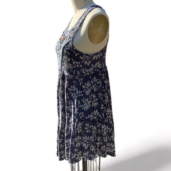 Free People Crochet Beaded Accents Floral Tiered Tunic Sleeveless Medium EUC - Picture 5 of 8